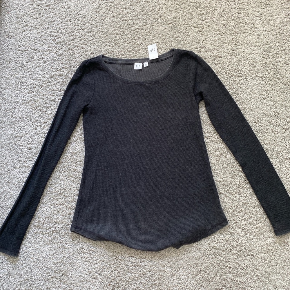 Gap charcoal long sleeve ribbed tee